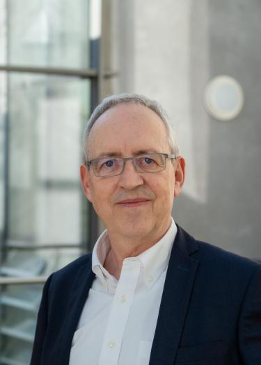 Portrait picture of Welf Werner